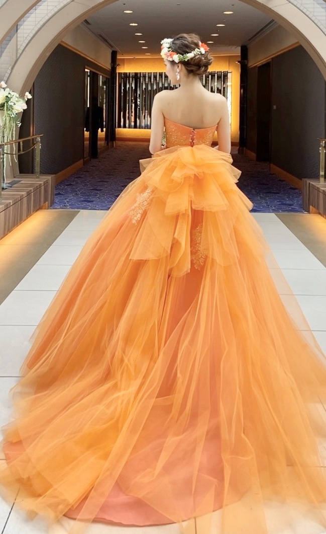 新作カラードレスはオレンジの元気の出るビタミンカラー♪大阪 滋賀